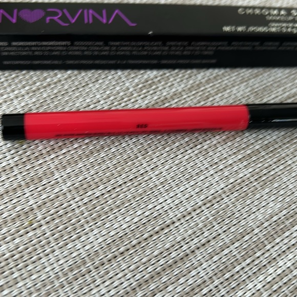 NEW Anastasia of Beverly Hills NORVINA chroma stix make up pencil RED! - Picture 8 of 8